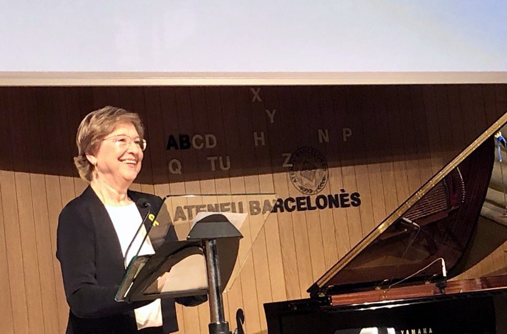 G. Rigau rep el reconeixement per la trajectòria de l'Ateneu Barcelonès