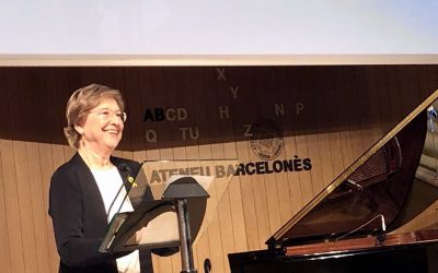 G. Rigau rep el reconeixement per la trajectòria de l'Ateneu Barcelonès